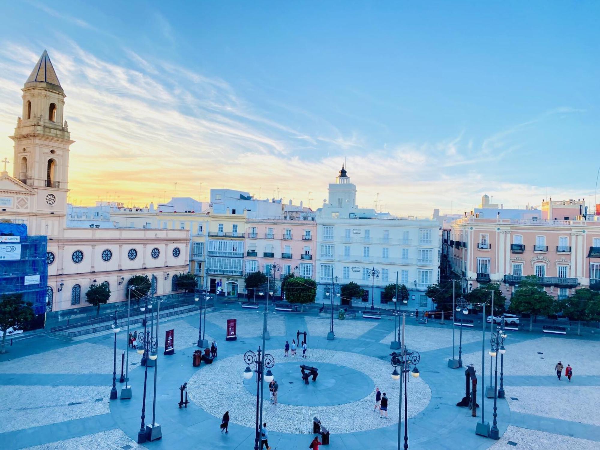 Inncadizpalacio Apolo Kültér fotó